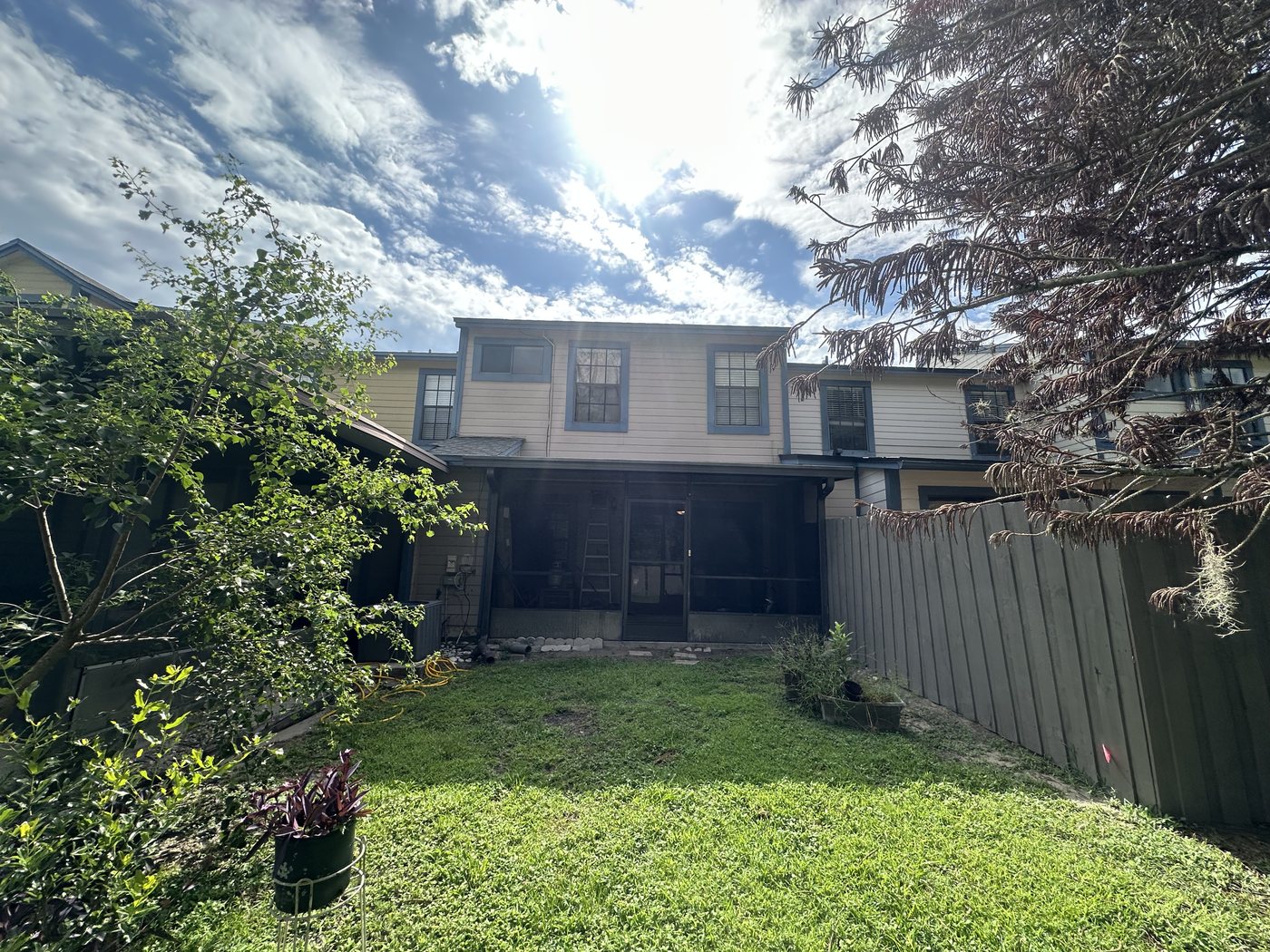 2BR / 2.5BA Townhouse with Community Pool — Seminole County · Casselberry (32707)