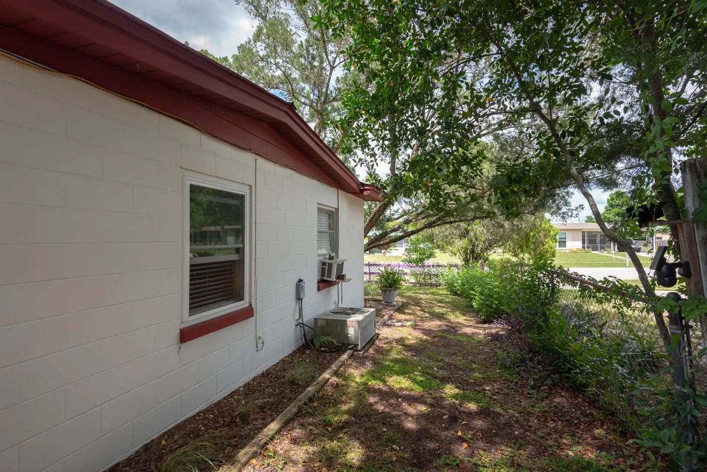 Volusia County &middot; Deltona (32725) photo 10
