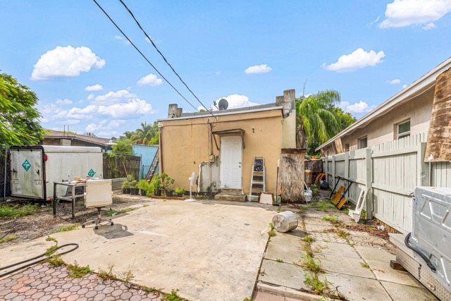 2BR / 1BA 1931 Cottage, Light to Moderate Rehab — Palm Beach County · Lake Worth Beach (33460)